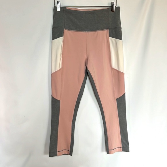 KATE SPADE Limited Edition Colorblock Pink, White, Gray Crop Capris Leggings M - Picture 2 of 9